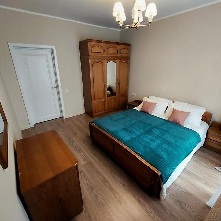 Квартира В Самом Центре Almatî Exterior foto
